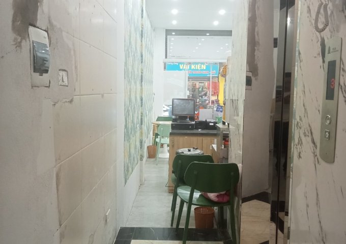 Chính chủ cần cho thuê mặt bằng tầng 1 số 189 Đội Cấn, Ba Đình, Hà Nội.