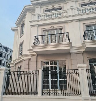 Cho thuê biệt thự song lập căn góc mặt đường Thành Trung, Thị trấn Trâu Quỳ, Huyện Gia Lâm