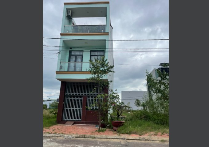 Cần bán nhà mặt tiền 3 tầng khu KDC phía Đông núi Mồ Côi, Nhơn Phú, Quy Nhơn, Bình Định