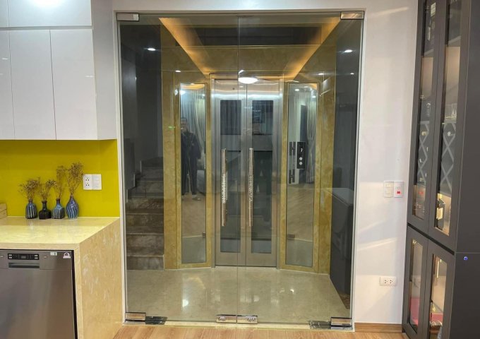 Bán nhà đẹp Hoa Bằng, Cầu Giấy, ô tô tránh, sổ đỏ nơ hậu, 9,5 tỷ