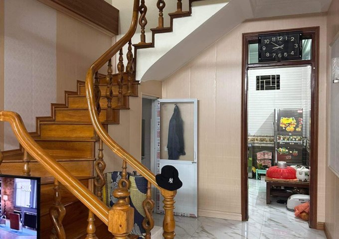 Chính chủ cần tiền bán gấp nhà khu tập thể Công An Xa La, Hà Đông, Hà Nội.