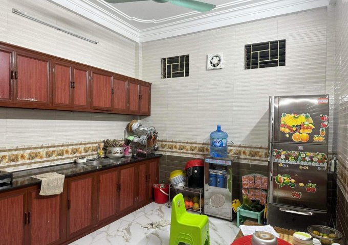 Chính chủ cần tiền bán gấp nhà khu tập thể Công An Xa La, Hà Đông, Hà Nội.