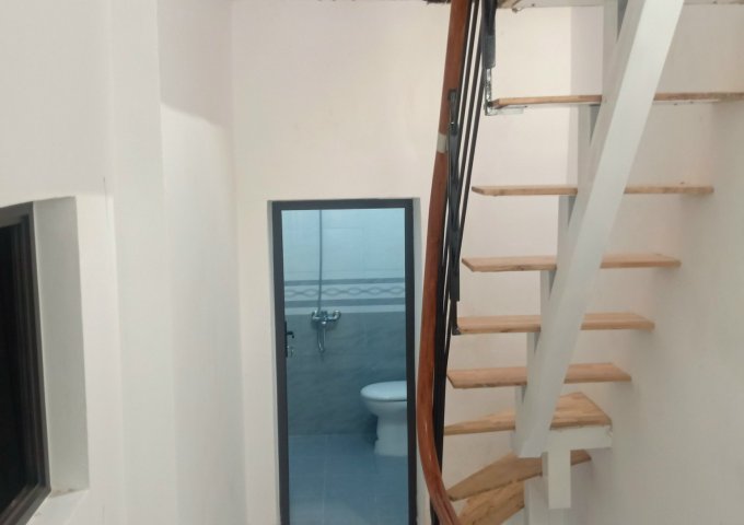 Chính chủ bán nhà Diện tích 26 m2. Nhà mặt ngõ, 30 m ra phố Trương Định.