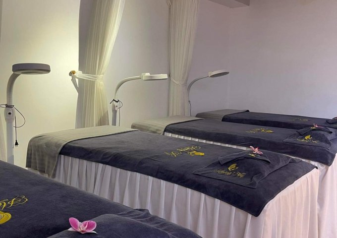 CẦN SANG LẠI SPA TẠI  TRUNG KÍNH YÊN HÒA CẦU GIẤY HÀ NỘI.