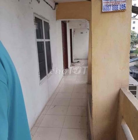 Cho thuê căn hộ tập thể A1 bộ công an 2N 1K đầy đủ đồ, mặt đường Hoàng Đạo Thành, Thanh Xuân