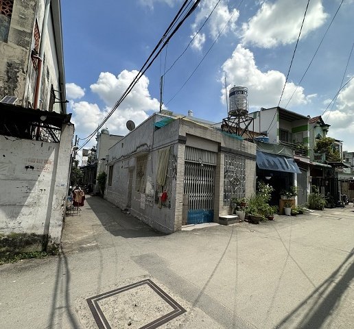 Cần bán nhà 2 mặt tiền hẻm Đường Nguyễn Ảnh Thủ, Phường Hiệp Thành, Quận 12, Tp Hồ Chí Minh