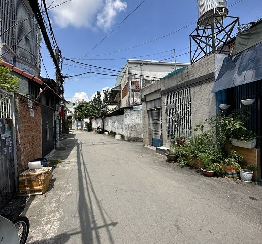 Cần bán nhà 2 mặt tiền hẻm Đường Nguyễn Ảnh Thủ, Phường Hiệp Thành, Quận 12, Tp Hồ Chí Minh