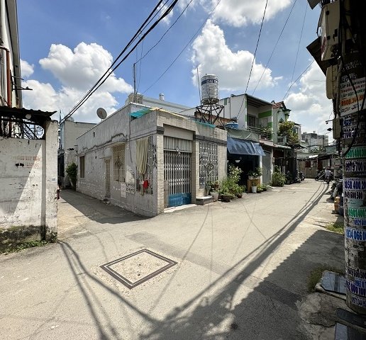 Cần bán nhà 2 mặt tiền hẻm Đường Nguyễn Ảnh Thủ, Phường Hiệp Thành, Quận 12, Tp Hồ Chí Minh