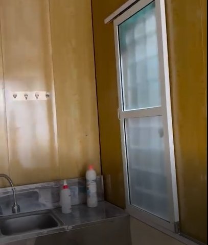 Cần bán nhà CĂN HỘ TẬP THỂ, TẦNG 4, Phố Vọng Hà, Quận Hoàn kiếm, Hà Nội, rất thuận tiện đi lại