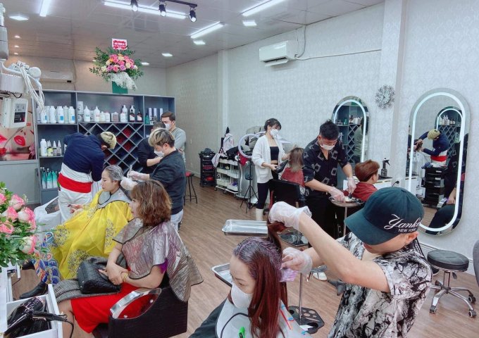 CẦN SANG NHƯỢNG LẠI SALON TÓC MẶT ĐƯỜNG 208 GẦN NGÃ TƯ ẮC QUY