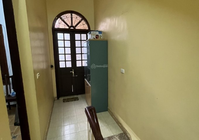 Chính chủ bán nhà riêng 65m2 sổ đỏ chính chủ. Số nhà 11A ngách 165/45, ngõ 165 đường Cầu Giấy, Hà Nội.