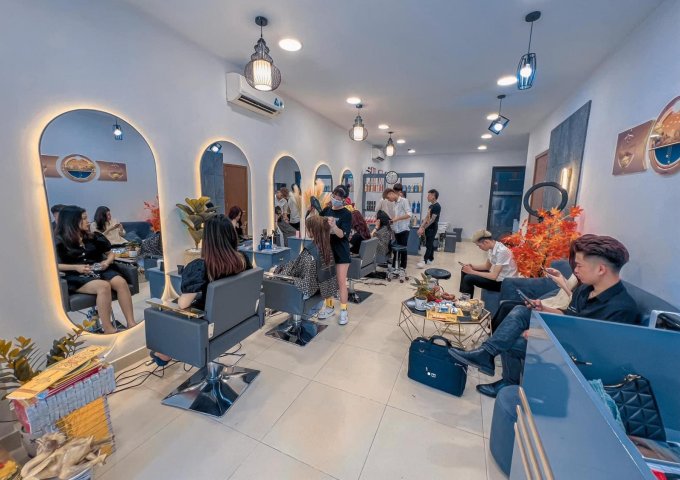 SANG NHƯỢNG SALON DO KHÔNG CÓ NGƯỜI QUẢN LÍ GẦN THIÊN ĐƯỜNG BẢO SƠN