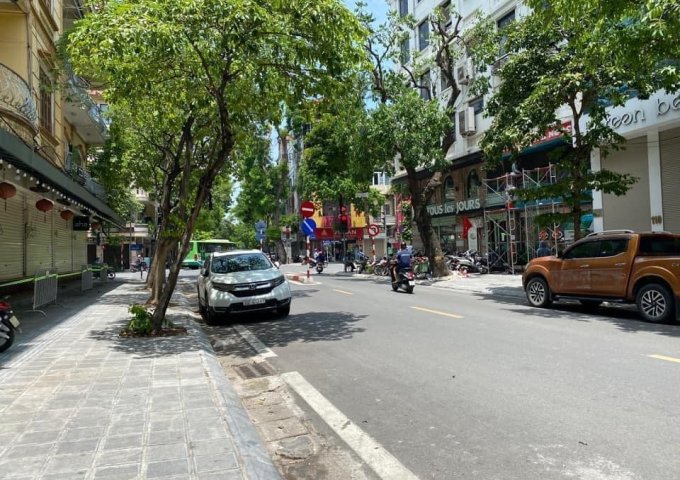 Bán nhà 6 tầng mặt phố Hòa Mã, 98m2 giá 40 tỷ