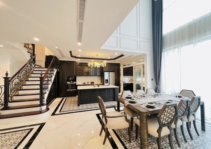 Bán nhà 6 tầng mặt phố Hòa Mã, 98m2 giá 40 tỷ