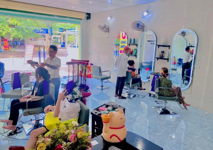 SANG NHƯỢNG SALON TÓC ĐƯỜNG 92 NGUYỄN VĂN TRỖI - PHƯỜNG BẾN THỦY - THÀNH PHỐ VINH