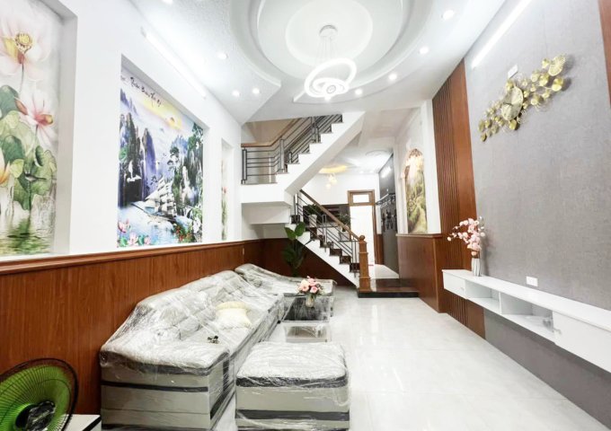 MẶT TIỀN KINH DOANH TÂN CHÁNH HIỆP Q12 - GẦN HIỆP THÀNH CITY - NHÀ MỚI ĐẸP, 4 TẦNG BTCT, NỘI THẤT XỊN SÒ, XE HƠI VÀO NHÀ.