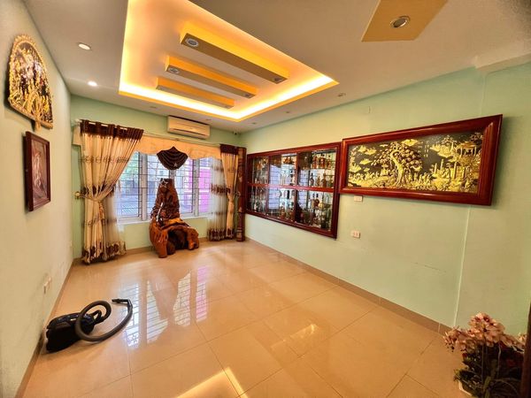 Cần cho thuê nhà 5 tầng tại số 7 ngách 91, ngõ 1194 đường Láng, Đống Đa