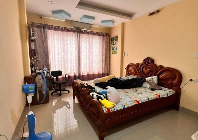 Cần cho thuê nhà 5 tầng tại số 7 ngách 91, ngõ 1194 đường Láng, Đống Đa