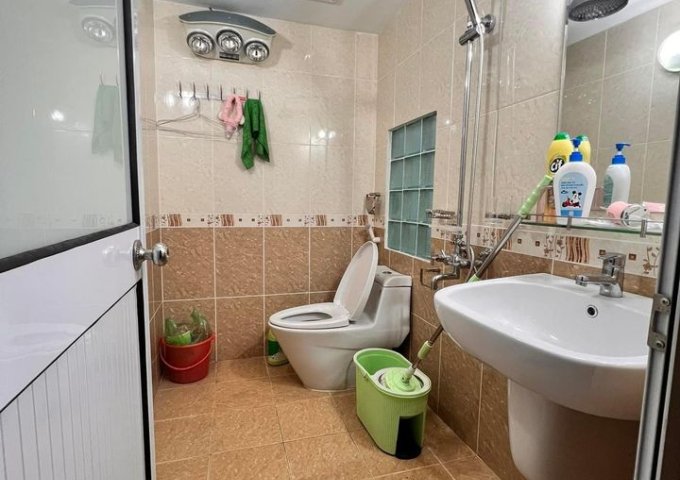 Cần cho thuê nhà 5 tầng tại số 7 ngách 91, ngõ 1194 đường Láng, Đống Đa