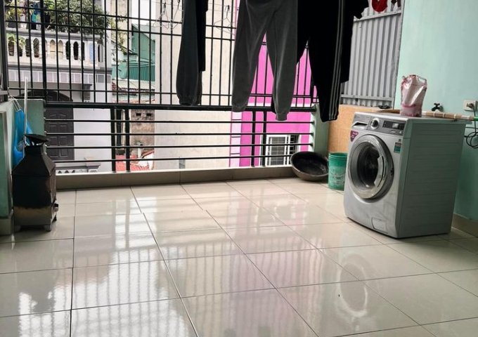 Cần cho thuê nhà 5 tầng tại số 7 ngách 91, ngõ 1194 đường Láng, Đống Đa