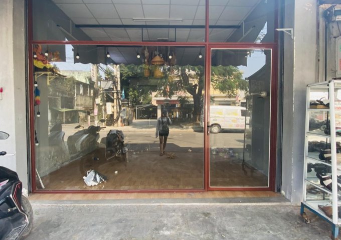 CẦN SANG NHƯỢNG LẠI MẶT BẰNG SHOP