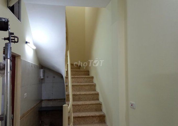 Chính chủ cho thuê nhà nguyên căn 3 tầng phố Cự Lộc, Thanh Xuân, Hà Nội.