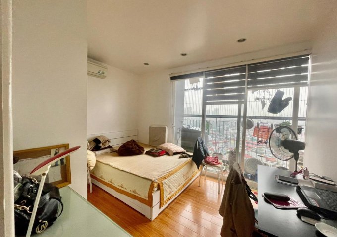 Bán chung cư CT2B, Ngõ 445 Lạc Long Quân, Tây Hồ: 70m, 2 ngủ. Giá: 2,9 tỷ. 0944828386