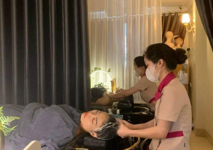 Do công việc đi nước ngoài nên muốn sang spa cho bạn nào thiện chí