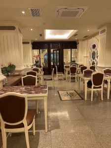 Bán khách sạn tiêu chuẩn 4* CALIFORNIA 52-54 Thủ Khoa Huân P. Bến Thành, Q. 1, TP. HCM.