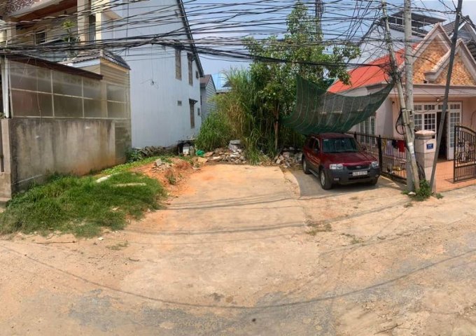 Cho thuê đất mặt tiền Nguyễn Hữu Cảnh (Đồi thông tin ), Phường 8, Đà Lạt, Lâm Đồng