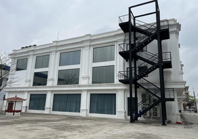 Bán Showroom ~2000m² mặt đường Đại Lộ Lê Nin, TP Vinh, Nghệ An