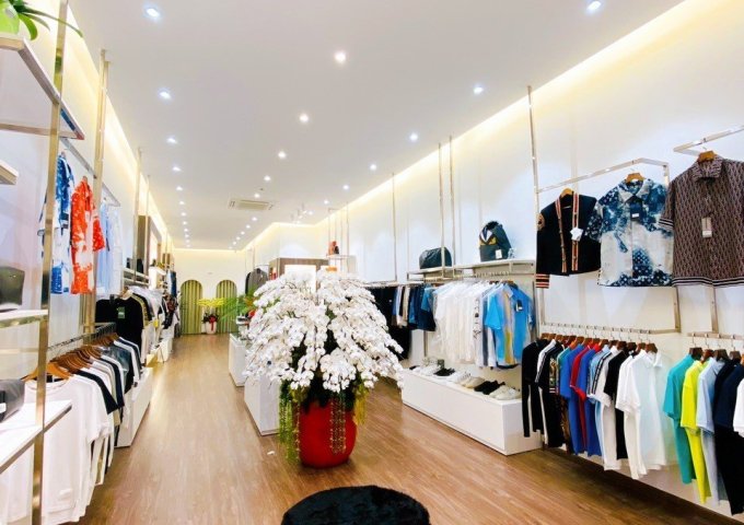 SANG NHƯỢNG MẶT BẰNG SHOP KINH DOANH THỜI TRANG