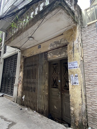 Tôi chính chủ cần bán nhà đất (Trên nền nhà cấp 4 cũ) tại địa chỉ 86 ngách 66 ngõ 120 Yên Lãng - Đống Đa - Hà Nội.