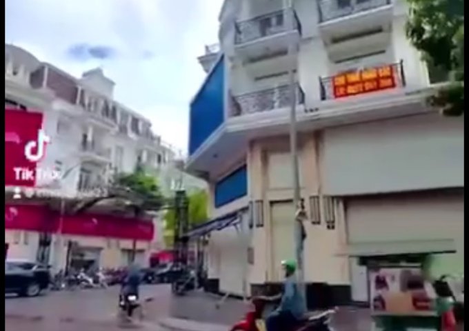 Sang shop thời trang hàng hiệu cao cấp