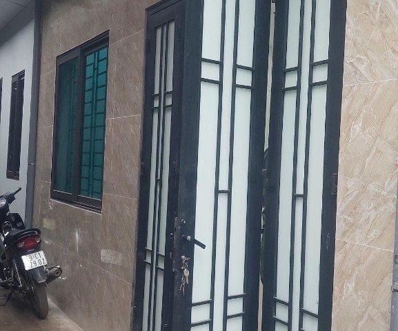 Chính chủ cần bán nhà 2 tầng mặt ngõ rộng tại 238 Âu Cơ, Quảng An, Tây Hồ, Hà Nội.