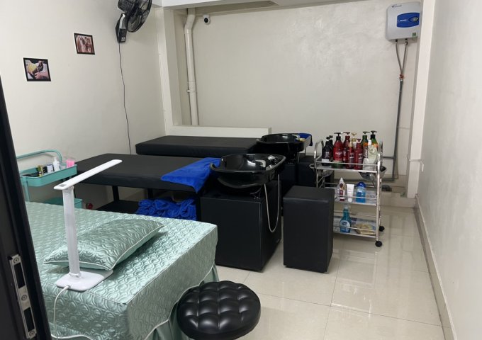 SANG NHƯỢNG TIỆM NAIL - MI - GỘI ĐẦU