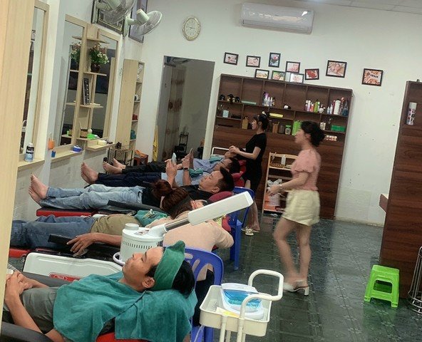 Chuyển nơi công tác mình cần bán lại tiệm Salon đã có thương hiện trên thị trường 7 năm