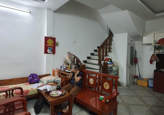 Bán Nhà Kim Giang - Hoàng Mai , DT 42m2 , 5 tầng , giá 3.9 Tỷ , ô góc 