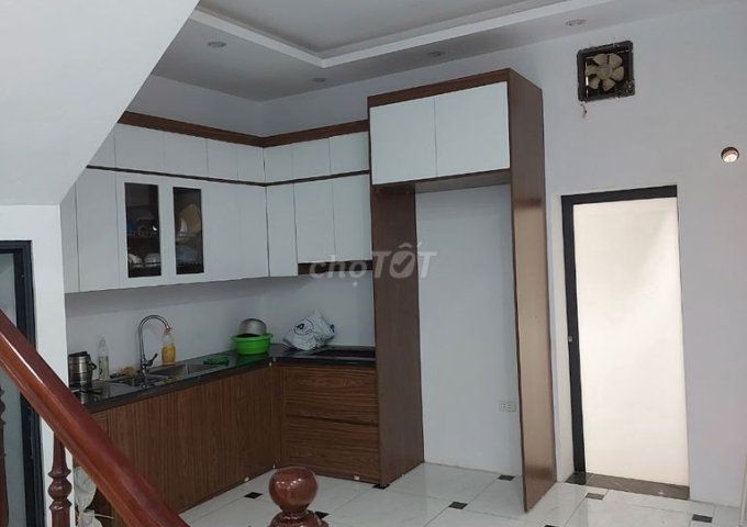 Chính chủ cần bán nhà 42,4 m2 x 3 tầng tại ngõ 203 Kim Ngưu