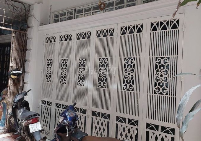 Chính chủ cần bán nhà 42,4 m2 x 3 tầng tại ngõ 203 Kim Ngưu