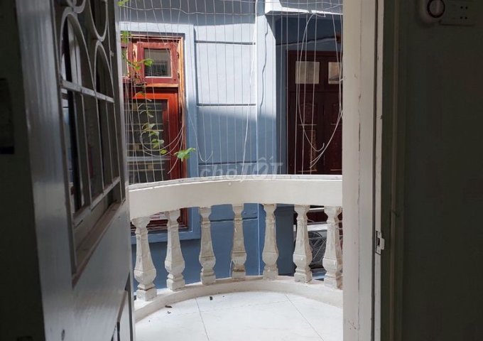 Chính chủ cần bán nhà 42,4 m2 x 3 tầng tại ngõ 203 Kim Ngưu