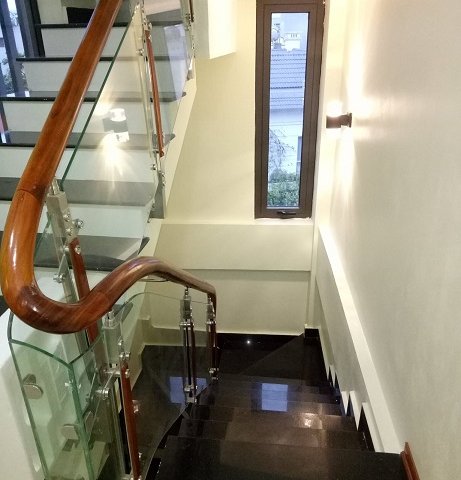 cần bán nhà địa chỉ: Ngách 58, ngõ 38 Xuân La, Tây Hồ, Hà Nội