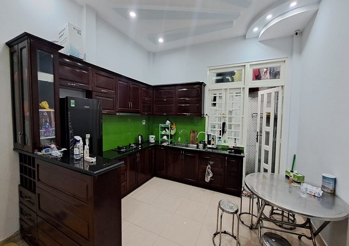 Bán nhà Tân Thới Nhất 1, Tân Thới Nhất, Q12, 80m2, 3 tầng, nội thất cao cấp.