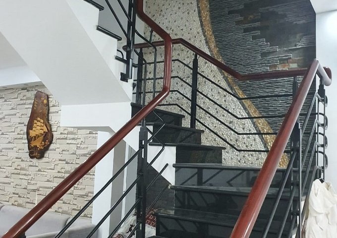 Bán nhà Tân Thới Nhất 1, Tân Thới Nhất, Q12, 80m2, 3 tầng, nội thất cao cấp.