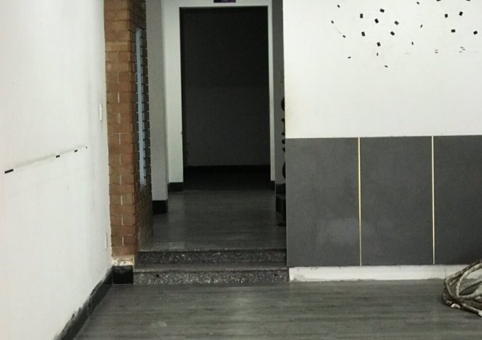 Cho thuê nhà mặt tiền, gần cầu vượt Ngã Ba Huế