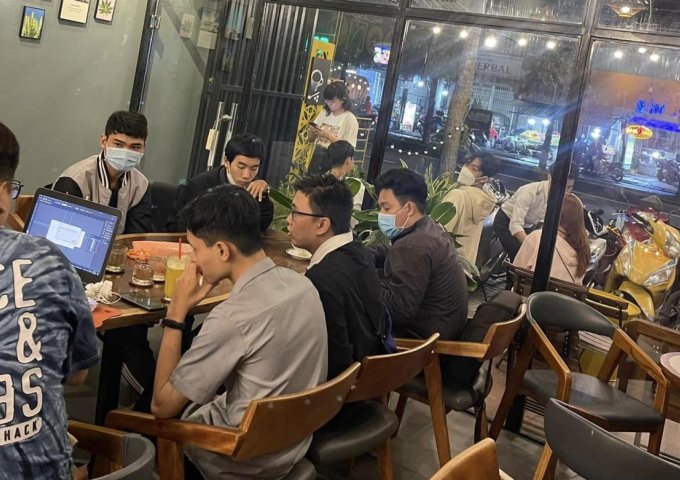 GẤPPP. . . Sang quán CAFE MẶT TIỀN NGUYỄN VĂN CỪ nối dài