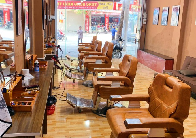 Vì lí do công việc sắp phải đi nên chủ quá cần sang nhượng toàn bộ quán cắt tóc barber nam tâm huyết