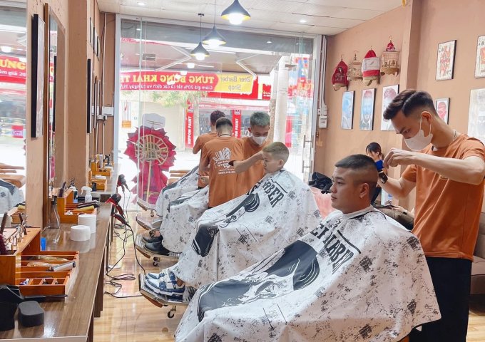 Vì lí do công việc sắp phải đi nên chủ quá cần sang nhượng toàn bộ quán cắt tóc barber nam tâm huyết