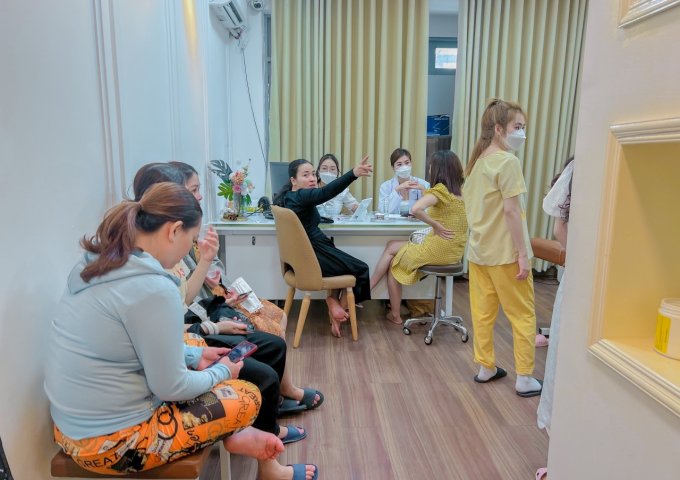 Cần sang nhượng lại tiệm spa / cho thuê spa có đầy đủ máy móc