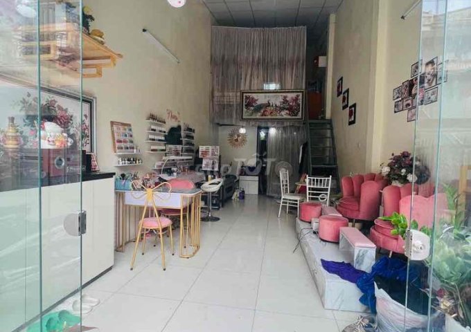 Chính chủ cần sang nhượng cửa hàng Nails, Mi, gội đầu tại Hà Đông.
